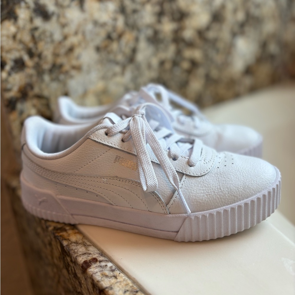 Women’s Puma sneakers